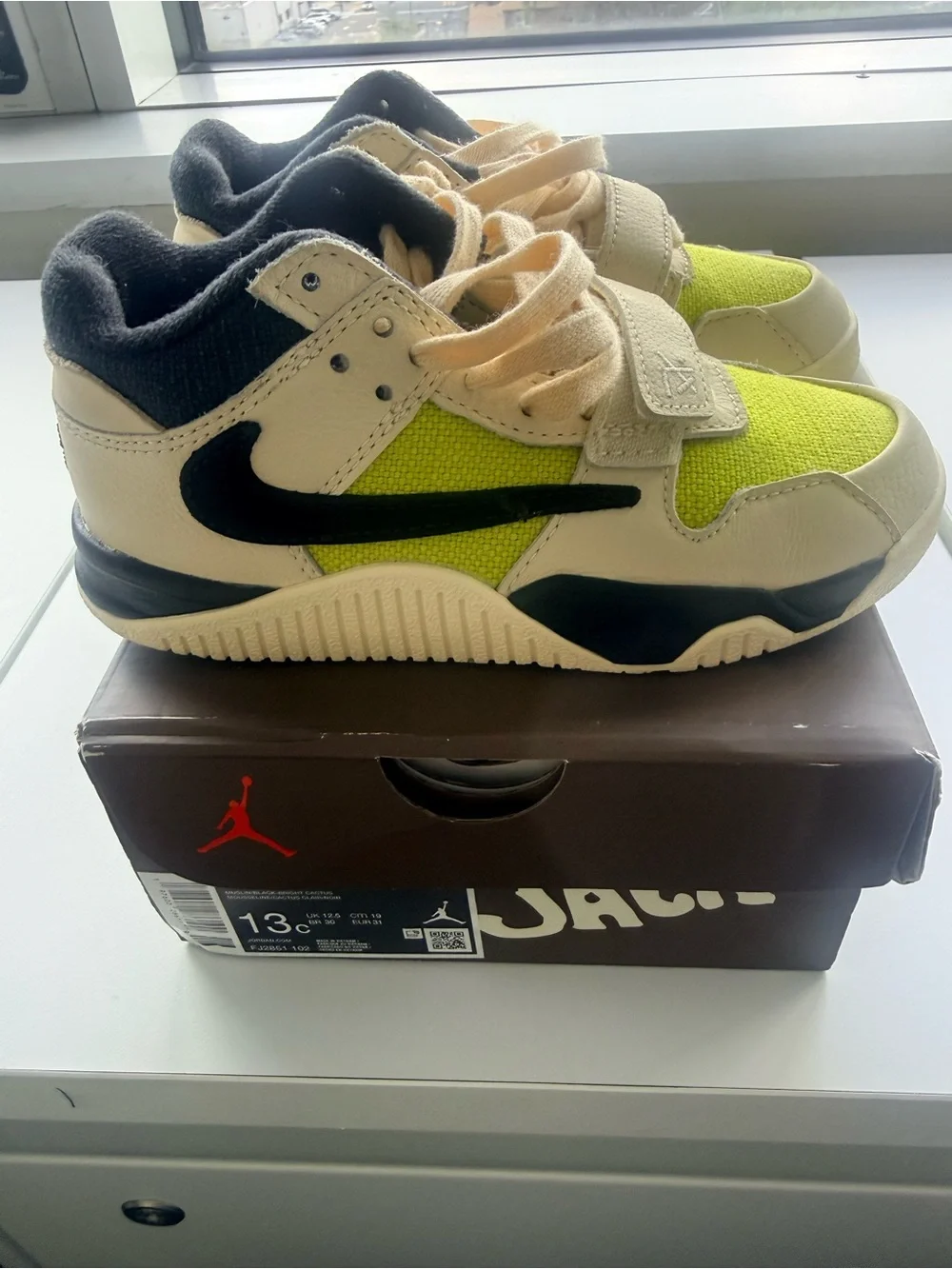 Jordan kids X Travis Scott Jumpman Jack TR Bright Cactus sneakers